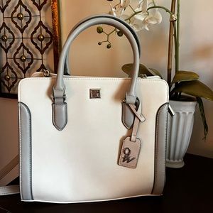 “In the nude” versatile handbag